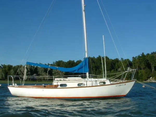 Slide: The Image of Cape Dory 25 1981 - 0