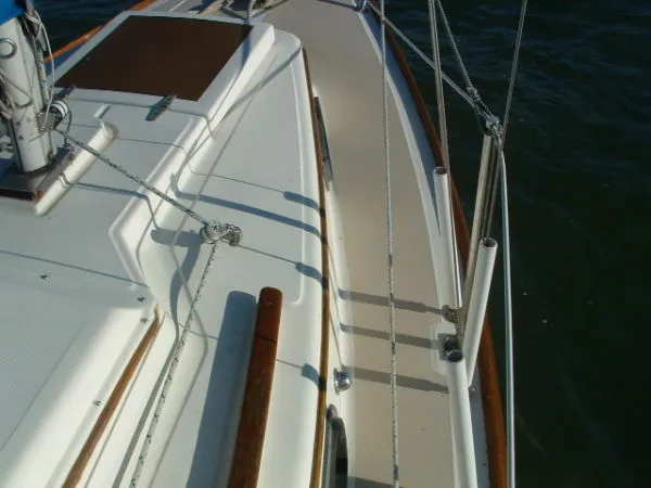 Slide: The Image of Cape Dory 25 1981 - 11