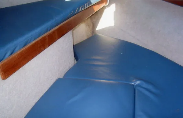 Slide: The Image of Bayliner Trophy 1988 - 7