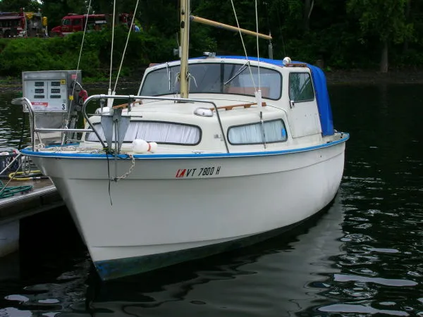 Slide: The Image of Albin 25 M/S 1976 - 2