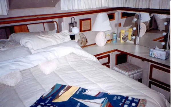 Slide: The Image of Chris-Craft 425 Catalina DC 1985 - 5