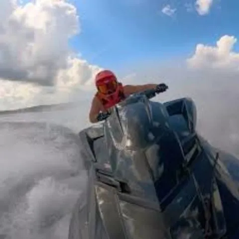 Slide: The Image of Person riding 2025 Yamaha WaveRunner FX Cruiser HO on water. - 4