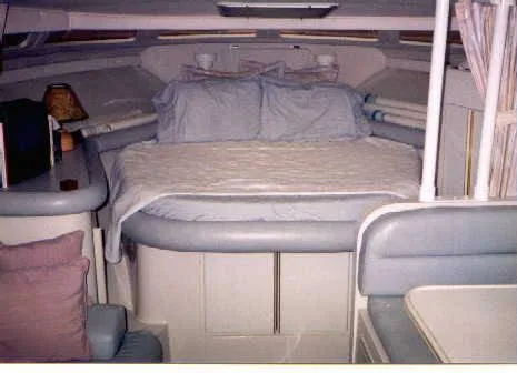 Slide: The Image of Wellcraft 3300 St. Tropez 1990 - 1
