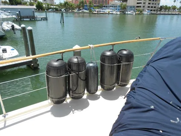 Slide: The Image of Atlantic Sundeck Motor Yacht 1990 - 10