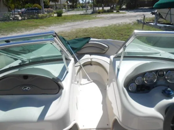 Slide: The Image of Sea Ray Sport Bow Rider 2005 - 10
