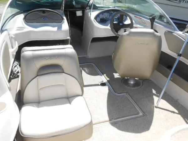 Slide: The Image of Sea Ray Sport Bow Rider 2005 - 6