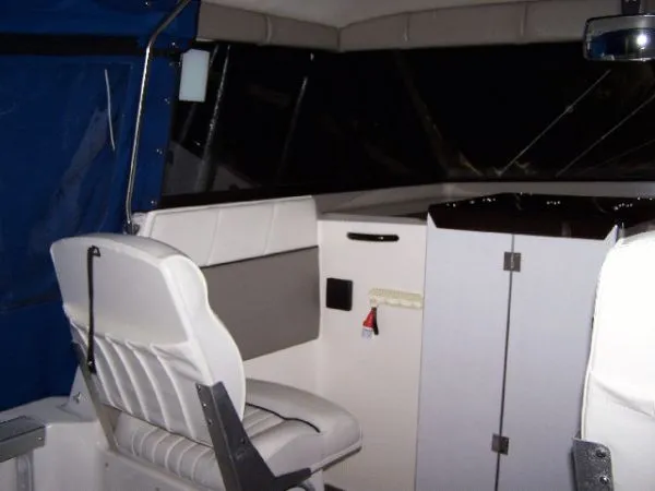 Slide: The Image of Bayliner 2452 Ciera Express 2000 - 11