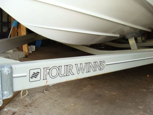 Slide: The Image of Four Winns Horizon 1999 - 9