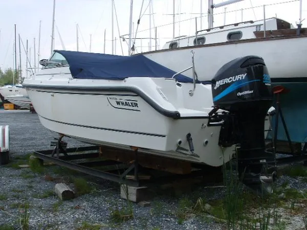 Slide: The Image of Boston Whaler VENTURA 21 2000 - 1