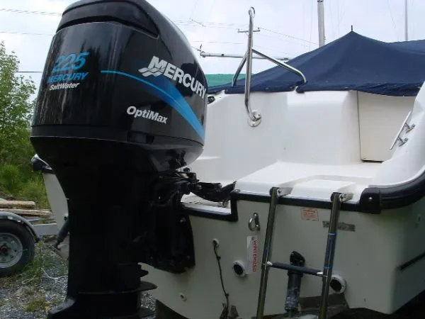 Slide: The Image of Boston Whaler VENTURA 21 2000 - 2