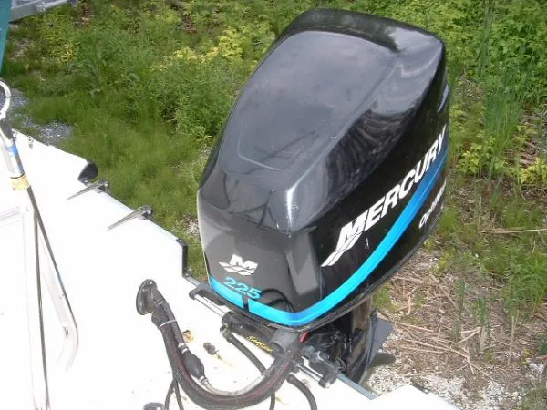 Slide: The Image of Boston Whaler VENTURA 21 2000 - 8
