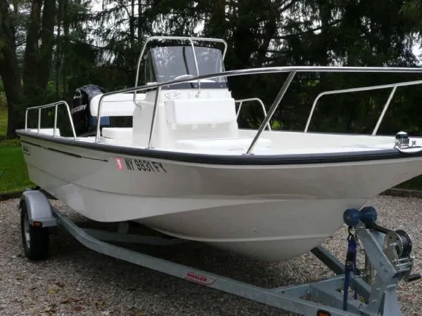 Slide: The Image of Boston Whaler 17 Montauk 2009 - 0