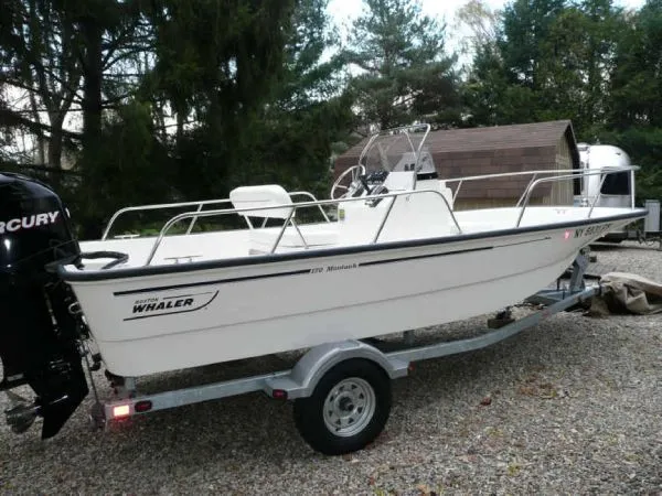 Slide: The Image of Boston Whaler 17 Montauk 2009 - 6