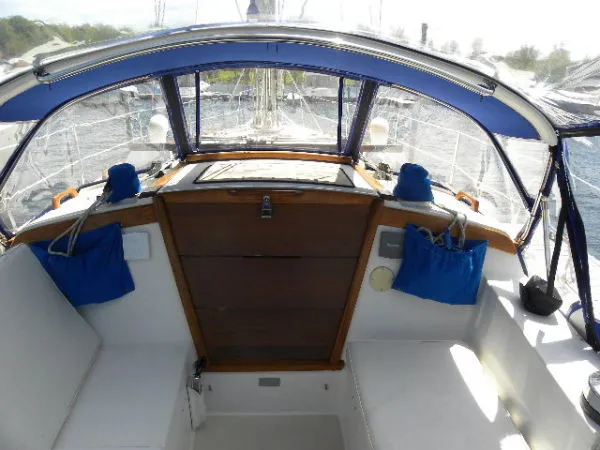 Slide: The Image of Catalina 36 Mk II Tall rig 1990 - 4