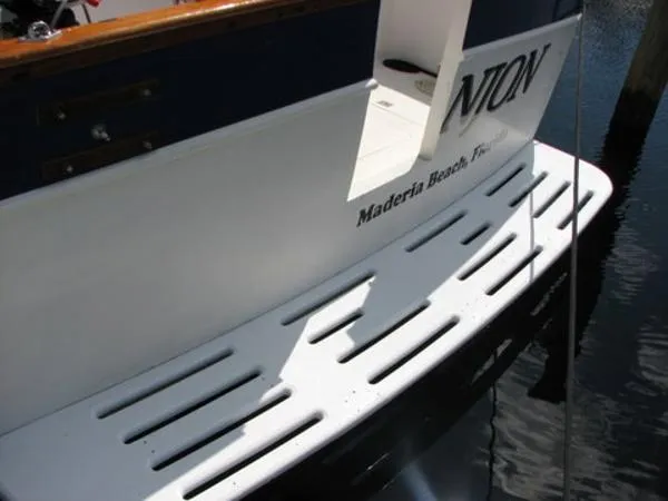 Slide: The Image of Marine Trader CPMY 1989 - 10