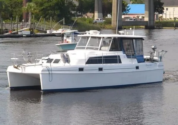 Slide: The Image of Endeavour Catamaran Corp Trawlercat 36 2000 - 0