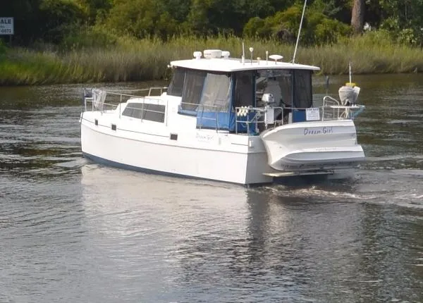 Slide: The Image of Endeavour Catamaran Corp Trawlercat 36 2000 - 1