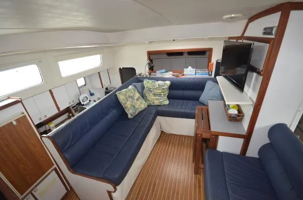 Slide: The Image of Endeavour Catamaran Corp Trawlercat 36 2000 - 10