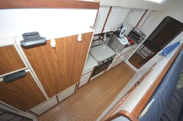 Slide: The Image of Endeavour Catamaran Corp Trawlercat 36 2000 - 11