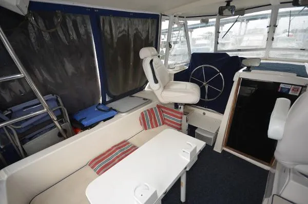 Slide: The Image of Endeavour Catamaran Corp Trawlercat 36 2000 - 6