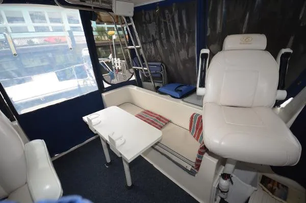 Slide: The Image of Endeavour Catamaran Corp Trawlercat 36 2000 - 7