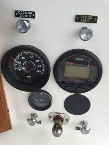 Slide: The Image of C-Hawk 20 Center Console 1991 - 7