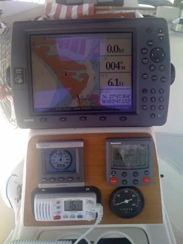 Slide: The Image of Hunter 340 Sloop 1997 - 10