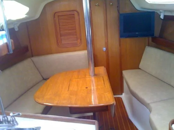 Slide: The Image of Hunter 340 Sloop 1997 - 11
