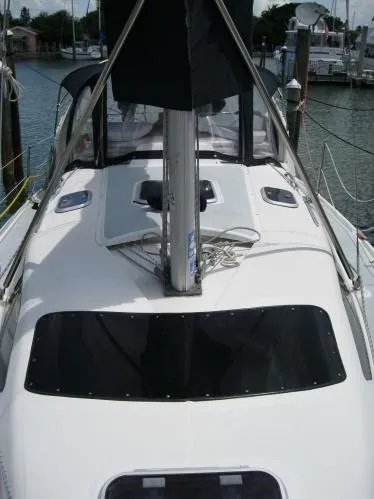 Slide: The Image of Hunter 340 Sloop 1997 - 4