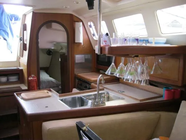 Slide: The Image of Hunter 340 Sloop 1997 - 9
