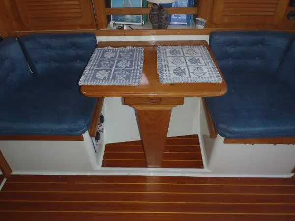 Slide: The Image of Catalina 36 Mark II Tall Rig 2000 - 6