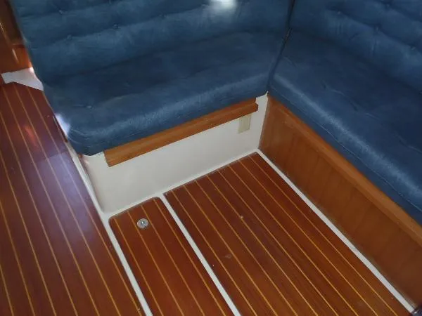 Slide: The Image of Catalina 36 Mark II Tall Rig 2000 - 7