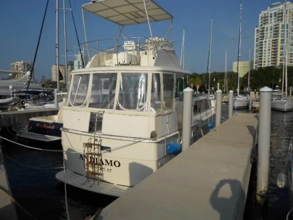 Slide: The Image of Hatteras 43 Double Cabin 1978 - 1