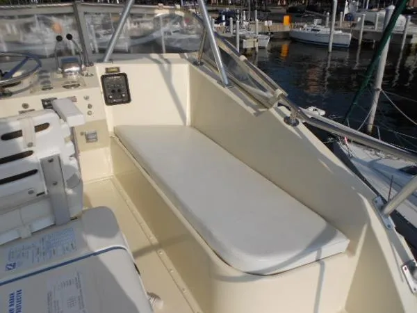 Slide: The Image of Hatteras 43 Double Cabin 1978 - 10
