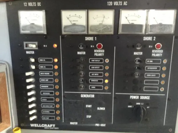Slide: The Image of Wellcraft 3200 Sport Bridge 1986 - 10