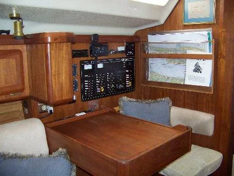Slide: The Image of Hunter 40.5 Legend 1993 - 1
