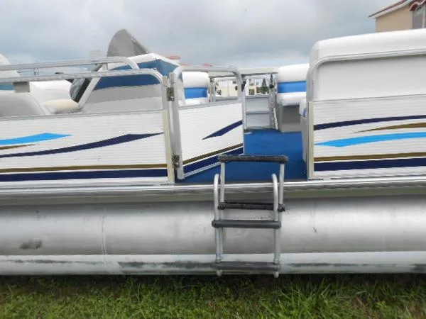 Slide: The Image of Mercury Boat Aluminum Pontoon 2005 - 8