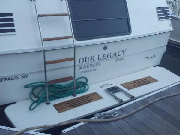 Slide: The Image of Sea Ray 440 Aft Cabin 1991 - 2
