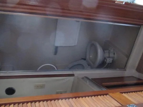 Slide: The Image of SEA RAY DIESEL 410 Aft Cabin/Twin Diesel 1987 - 10