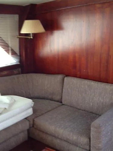 Slide: The Image of Ocean Yachts Sunliner 1982 - 5