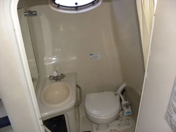 Slide: The Image of Sea Ray 240 Sundancer 2000 - 4