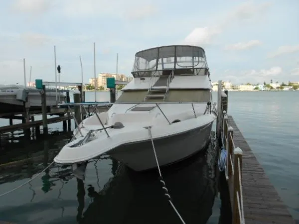 Slide: The Image of Sea Ray 440 Express Bridge 1997 - 3