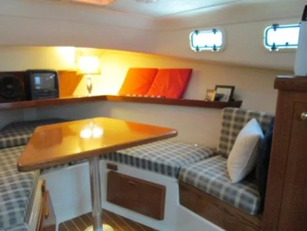 Slide: The Image of Mainship Pilot Sedan 1999 - 3
