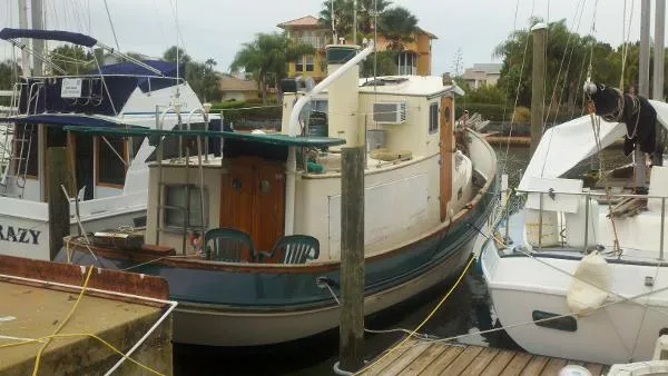 Slide: The Image of Lord Nelson Victory Tug 1984 - 1