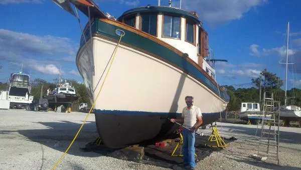 Slide: The Image of Lord Nelson Victory Tug 1984 - 4