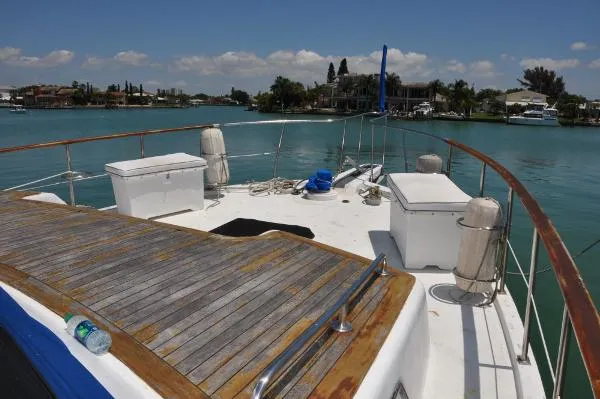 Slide: The Image of Hartmann Palmer Fly Bridge / Motor Yacht 1985 - 3