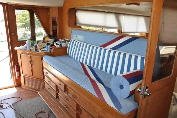 Slide: The Image of Hartmann Palmer Fly Bridge / Motor Yacht 1985 - 7