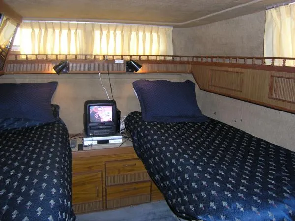 Slide: The Image of Sea Ray 36 MOTORYACHT AFT CABIN 1984 - 4