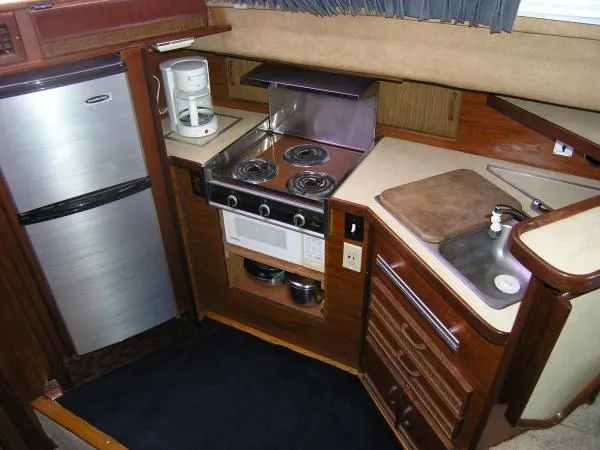 Slide: The Image of Sea Ray 36 MOTORYACHT AFT CABIN 1984 - 5
