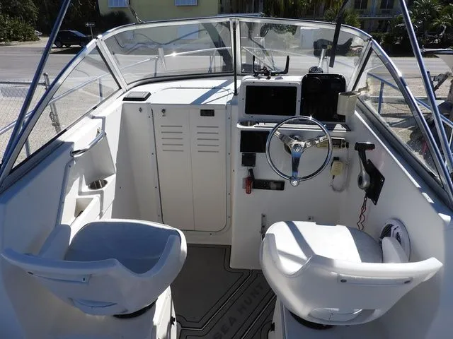 Slide: The Image of Sea Hunt 215 Victory 2000 - 5